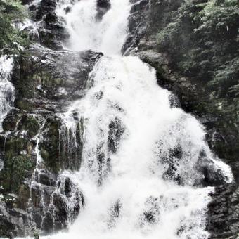 島根県-岩瀧寺の滝-近景 島根県-岩瀧寺の滝-近景の写真