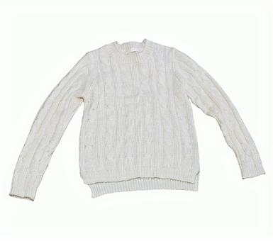 白いニットセーター 白いニットセーター セーター,ニット,ケーブル編みの写真素材