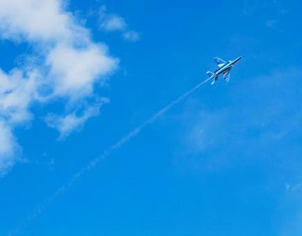 空と雲と飛行機 空,青空,青の写真素材