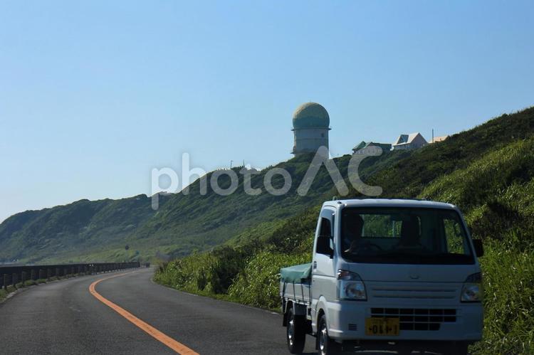 ドーム型建物と貨物自動車 ドーム型,ドーム,半球の写真素材