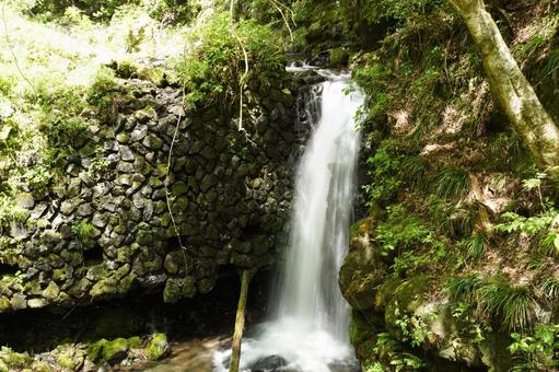 奥多摩むかし道の滝の写真