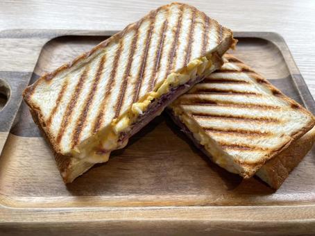 ホットサンド ホットサンド ホットサンド,玉子サンド,サンドイッチの写真素材