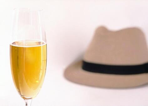 シャンパン＆ハット シャンパン,帽子,グラスの写真素材