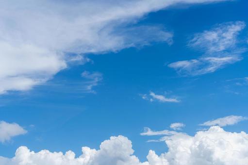 夏の空と雲 夏の空と雲の写真