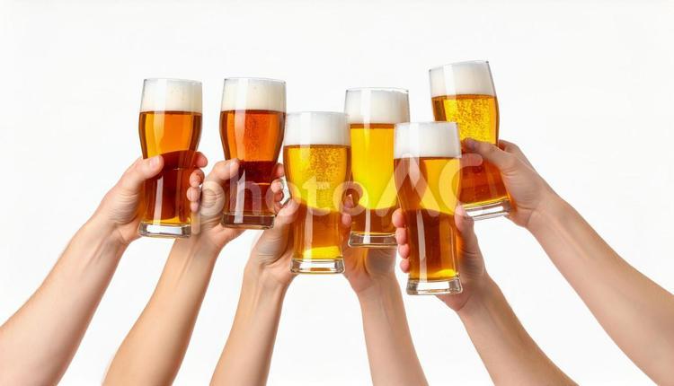 ビールで乾杯をするたくさんの腕 ビール,乾杯,6人の写真素材
