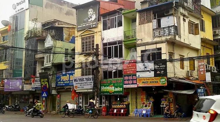 ベトナムの街角　５ ビル,町並み,街並みの写真素材