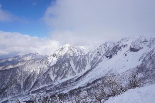 鳥取大山の冬登山17　雪山素材　風景 雪山,登山,危険の写真素材