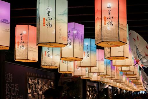 蘇州・七里山塘(山塘街)の夜景 蘇州・七里山塘(山塘街)の夜景の写真