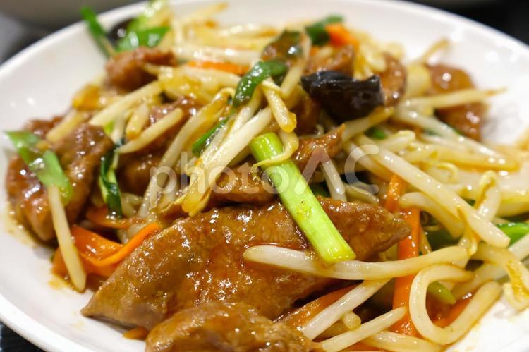 街中華のレバニラ・ニラレバ（中華料理） ニラレバ,レバニラ,中華料理の写真素材
