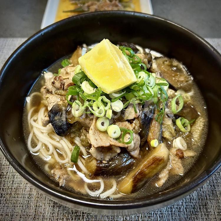 半田素麺の茄子と豚バラのぶっかけ 半田素麺,ぶっかけ,茄子の写真素材