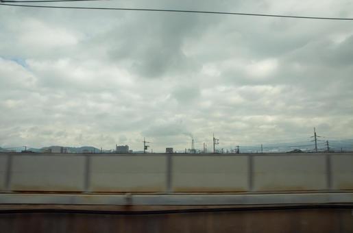 東海道新幹線の車窓から 車窓,曇り空,くもりの写真素材