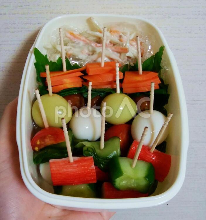 つまようじに刺したおかず つまようじ,爪楊枝,弁当の写真素材