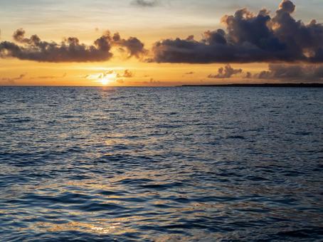 海と夕焼けの風景 海と夕焼けの風景 夕焼け,夕日,サンセットの写真素材