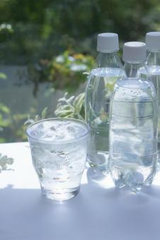 炭酸水 炭酸水 炭酸水,炭酸飲料,炭酸の写真素材