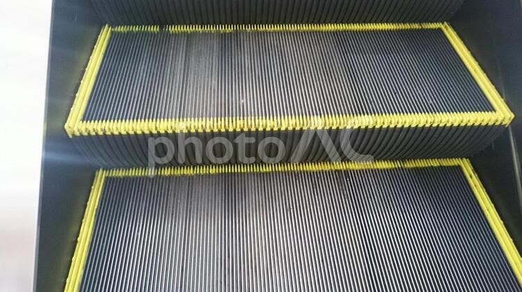 海外の公共機関のエスカレーター エスカレーター,機械,公共の写真素材