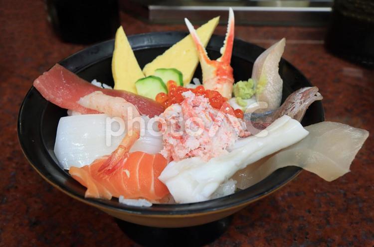 石川県金沢市の近江町市場の海鮮丼 海鮮丼,和食,魚の写真素材
