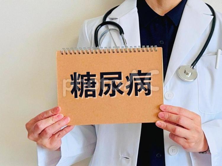 糖尿病の症状について説明する医師 糖尿病,血糖値,医者の写真素材