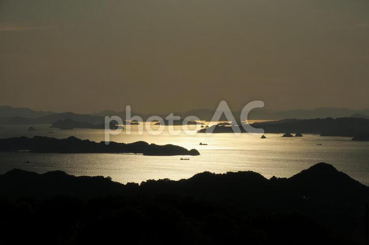 瀬戸の夕暮れ 日暮れ,水域,暁の写真素材