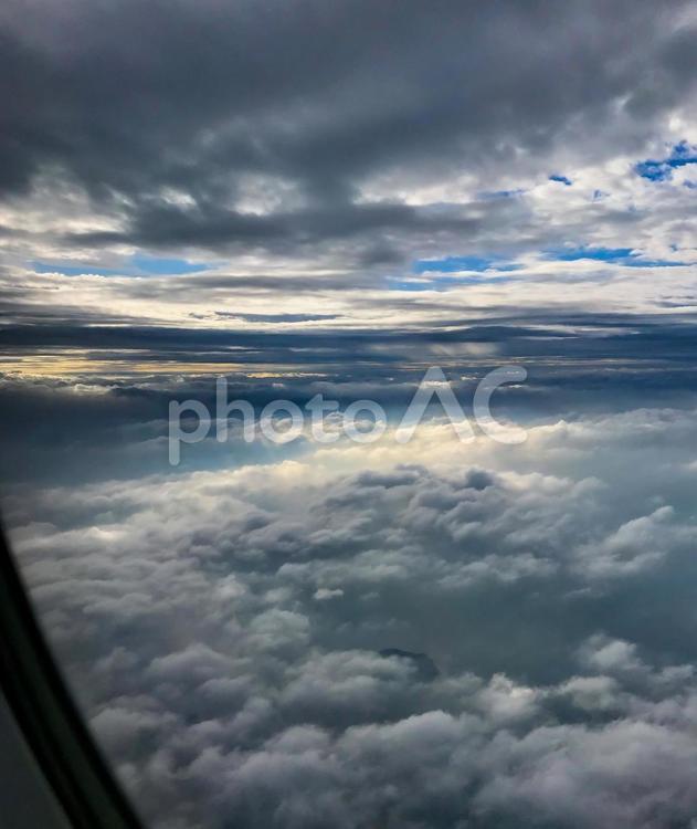 飛行機から見た空 飛行機,空,グラデーションの写真素材