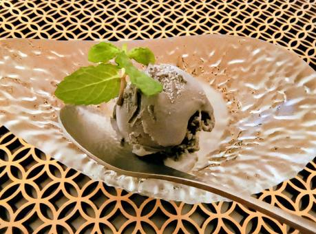 黒ごまのアイスクリーム 黒ゴマ,アイスクリーム,アイスの写真素材