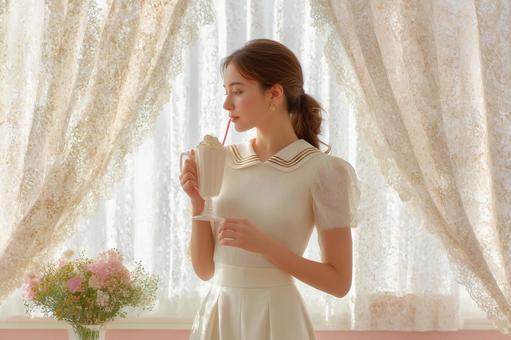ストローでシェイクを飲んでいる女性 ストローでシェイクを飲んでいる女性の写真