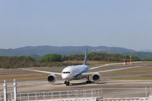 朝陽に染まる金属の翼 朝陽に染まる金属の翼 岩国航空基地,航空祭,軍用機の写真素材