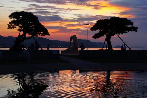 8月中旬のサンポート高松からの夕焼け 8月中旬のサンポート高松からの夕焼けの写真