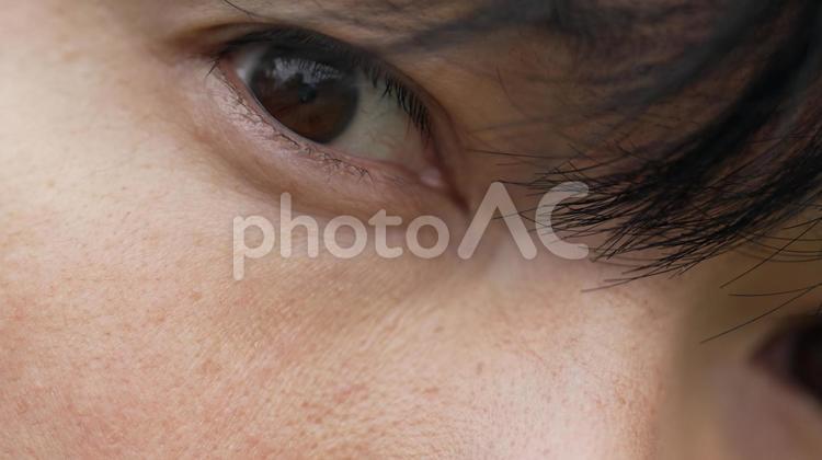 男性の目のアップ 男性,人物,ビジネスマンの写真素材