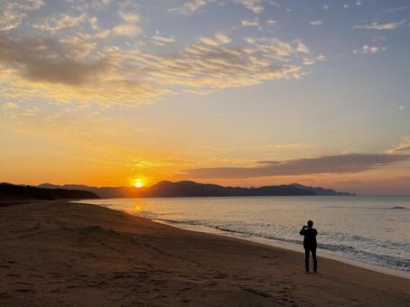 日本海の夕陽（夕日ヶ浦温泉） 夕暮れ,夕焼け,夕焼の写真素材