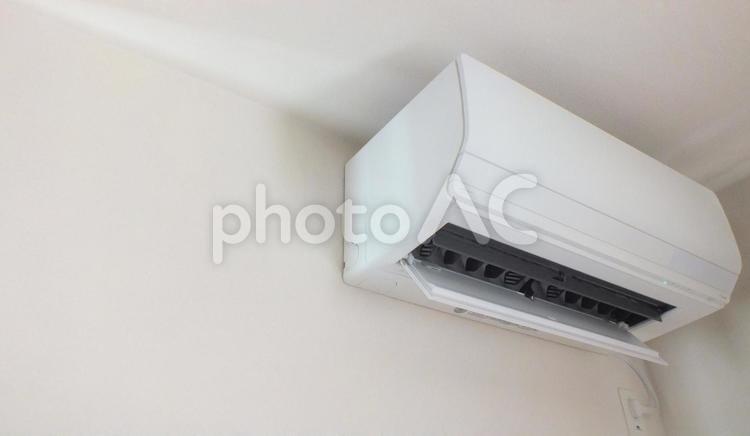 エアコン　省エネタイプに買い換え エアコン,家電,電気製品の写真素材