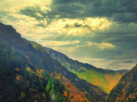 秋の高瀬渓谷 山,渓谷,河の写真素材