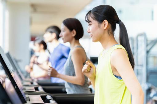 ジムで走る人々 ジム,フィットネス,フィットネスクラブの写真素材