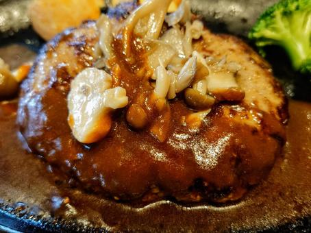 デミソースのハンバーグ デミソースのハンバーグ ハンバーグステーキ,デミグラスソース,肉料理の写真素材