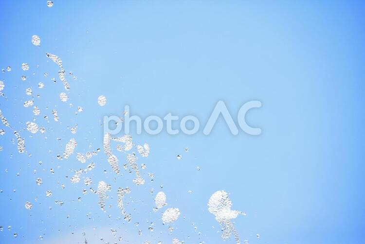 青空と水しぶき・爽やか 水しぶき,青空,爽やかの写真素材