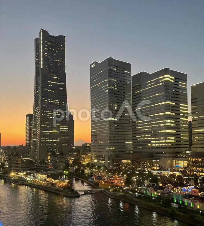 横浜みなとみらい 横浜,みなとみらい,夜景の写真素材