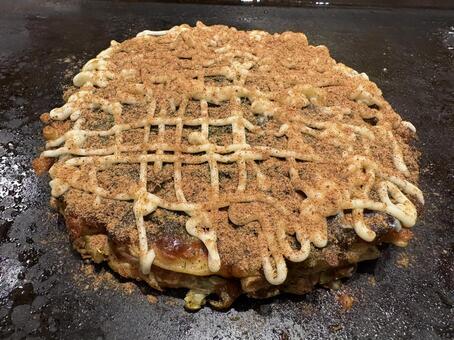 お好み焼き　上アングル お好み焼き,粉物,鉄板の写真素材