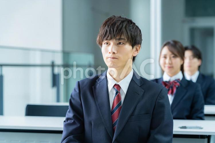 試験を受ける学生たち 高校生,受験生,入学試験の写真素材