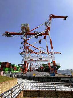 青海コンテナふ頭　周辺の景色 青海コンテナふ頭,港,コンクリートの写真素材