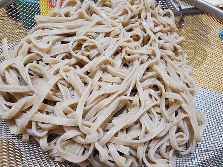 蕎麦 平打ち 蕎麦 平打ち 手打ち蕎麦,蕎麦,練りこむの写真素材