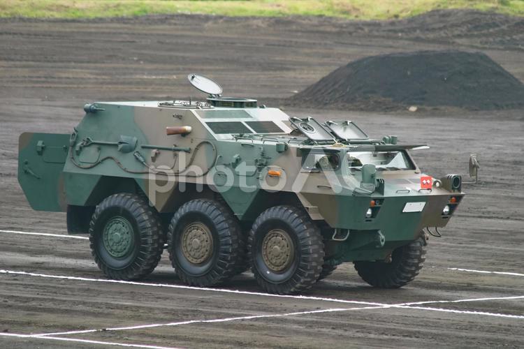 行進する陸上自衛隊 82式指揮通信車 自衛隊,陸上自衛隊,ミリタリーの写真素材
