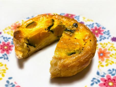 かぼちゃのキッシュ かぼちゃのキッシュ キッシュ,パン,カボチャの写真素材