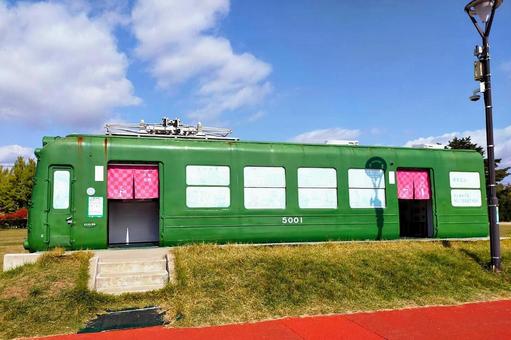 秋田犬の里とその周辺8 青ガエル,電車,東急５０００系の写真素材