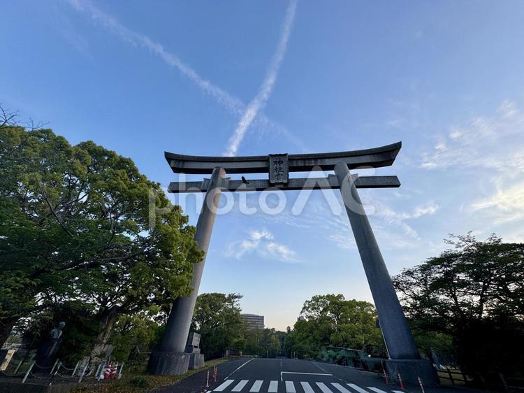 都城の神柱宮の大鳥居と青空 神柱宮,宮崎県,都城市の写真素材