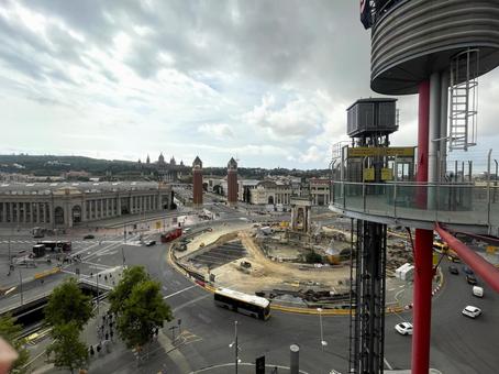 ガラスのエレベーターとスペイン広場 ガラスのエレベーターとスペイン広場 バルセロナ,スペイン,スペイン広場の写真素材