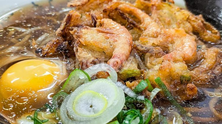 かき揚げ蕎麦 かき揚げそば,立ち食いそば,駅そばの写真素材