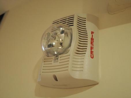 ホテルにある火災報知器 ホテルにある火災報知器の写真