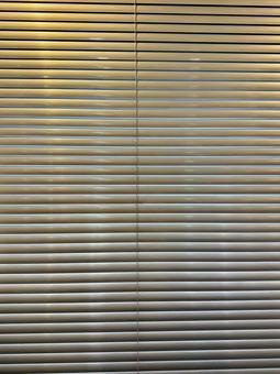 ブラインド 窓際,アルミ,金属の写真素材