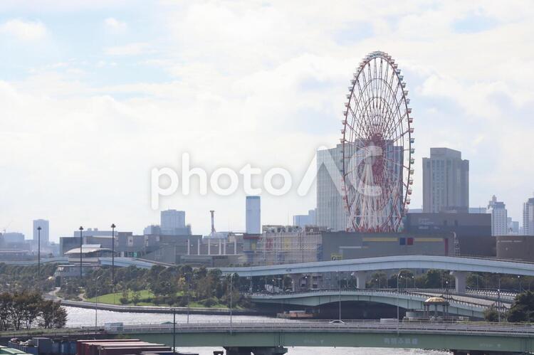 東京ビッグサイトからの風景　夏03 観覧車,お台場,ゆりかもめの写真素材