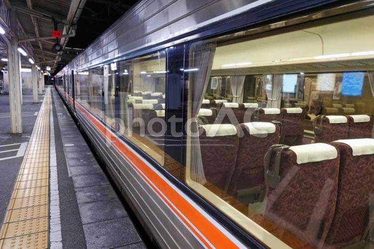 電車の連結　３７３系 駅,構内,鉄道の写真素材