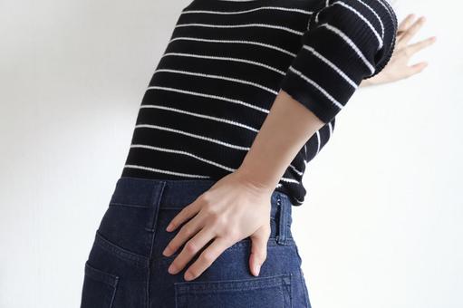 腰痛の女性 腰痛の女性 腰痛,女性,腰の写真素材
